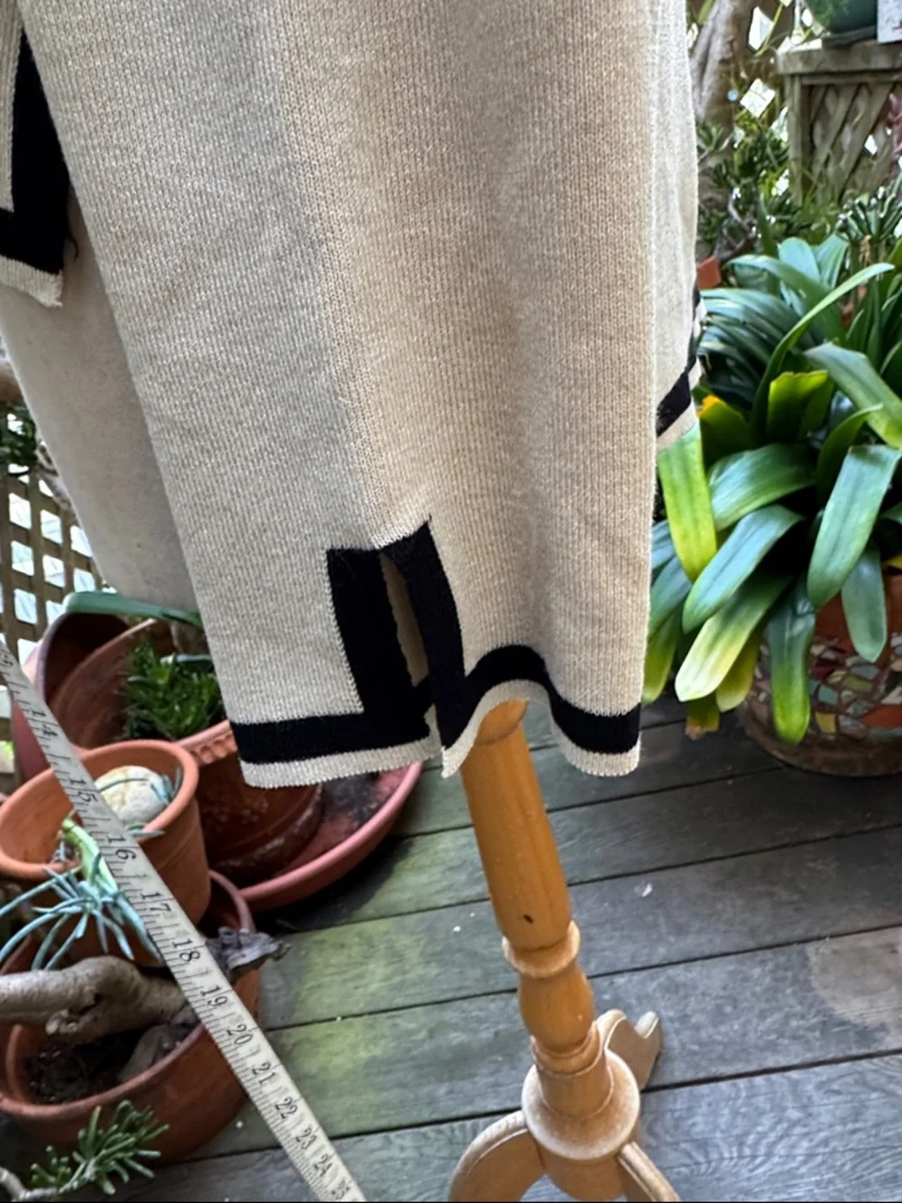 Cream Long-Sleeve Knit Sweater with Black Trim - Women's XL. Hi-Lo. - Picture 7 of 10